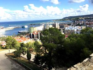 Castel  12